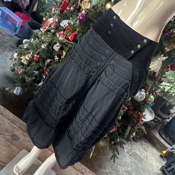 Black and Gray Lace-Up Women's Skirt - Picture 3 of 4